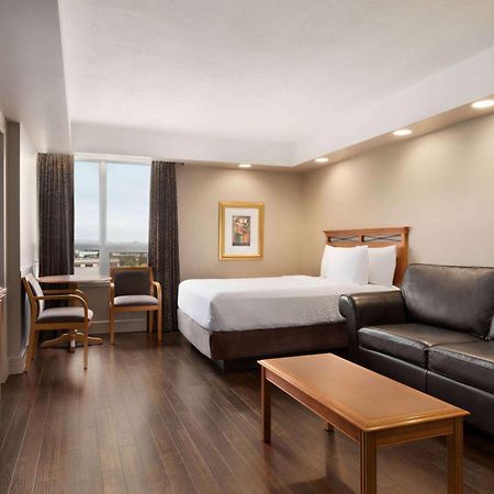 Royal Hotel Calgary, Trademark Collection By Wyndham Eksteriør billede