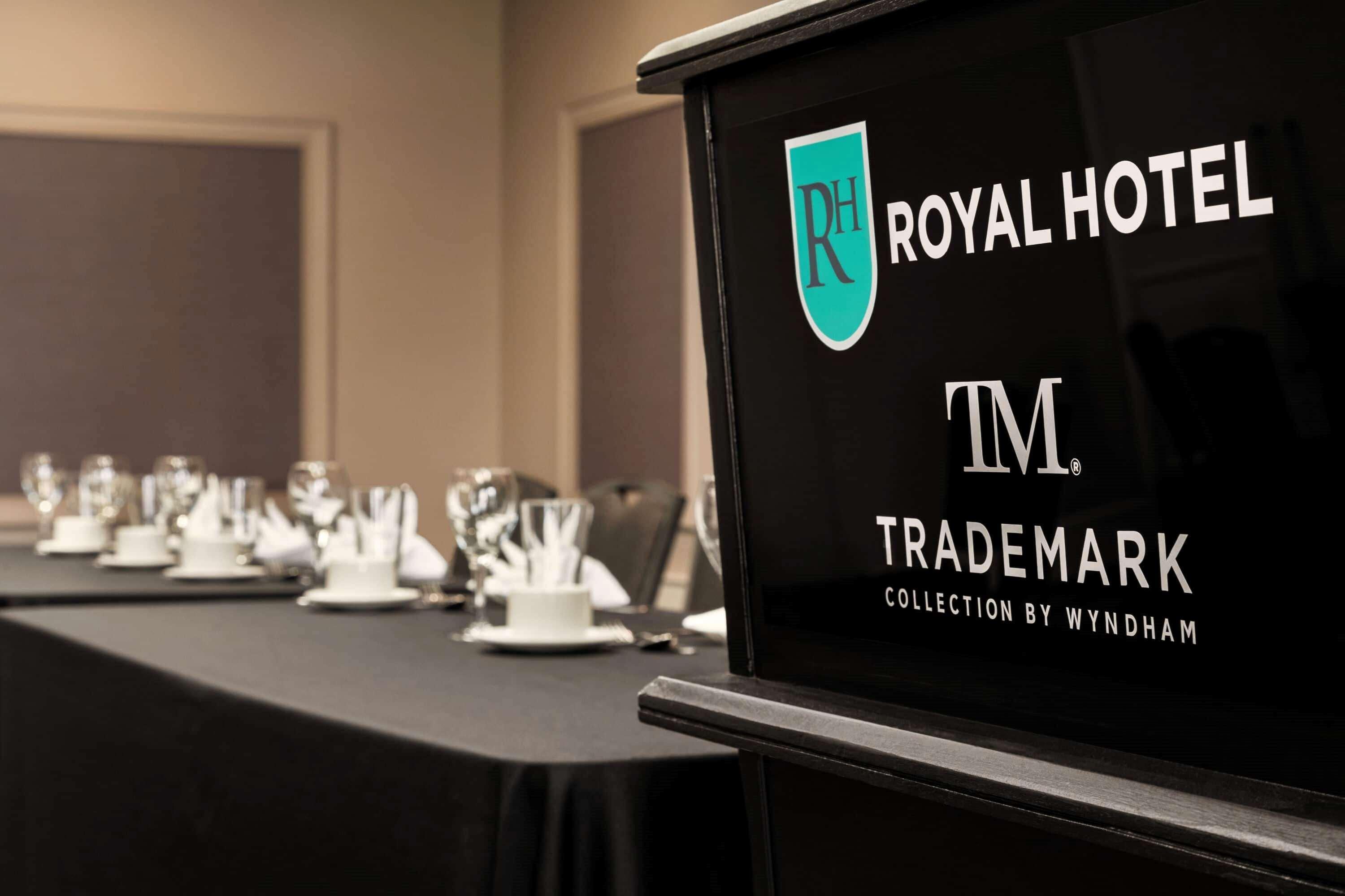 Royal Hotel Calgary, Trademark Collection By Wyndham Eksteriør billede