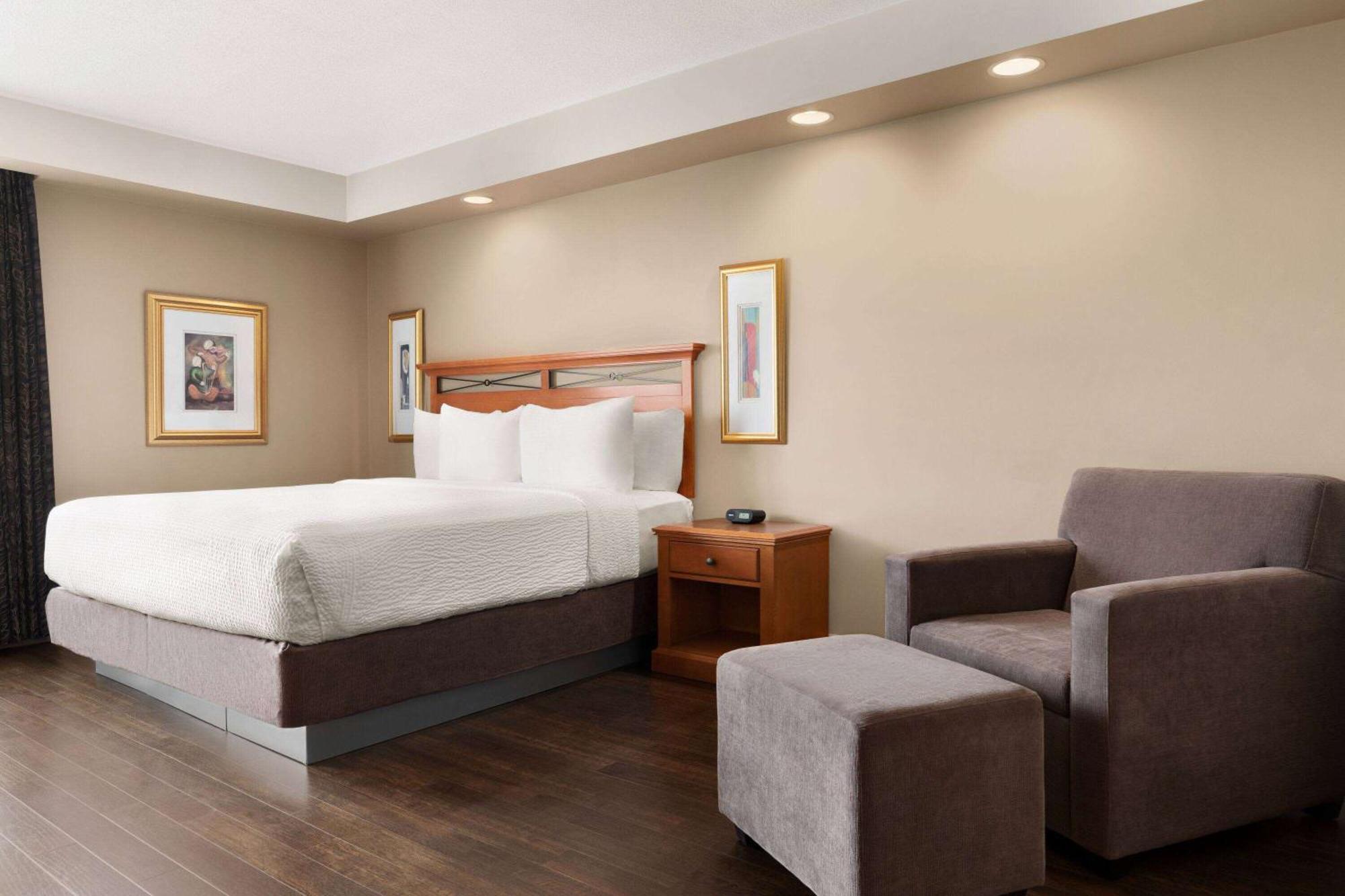 Royal Hotel Calgary, Trademark Collection By Wyndham Eksteriør billede